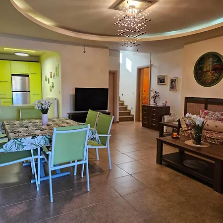 Lilian Luxury Halkidiki Villa *
